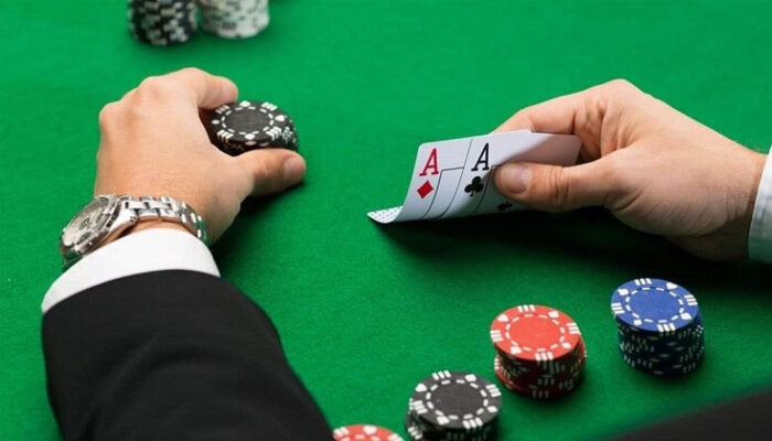 Game xì dách chơi cùng bạn bè là gì?